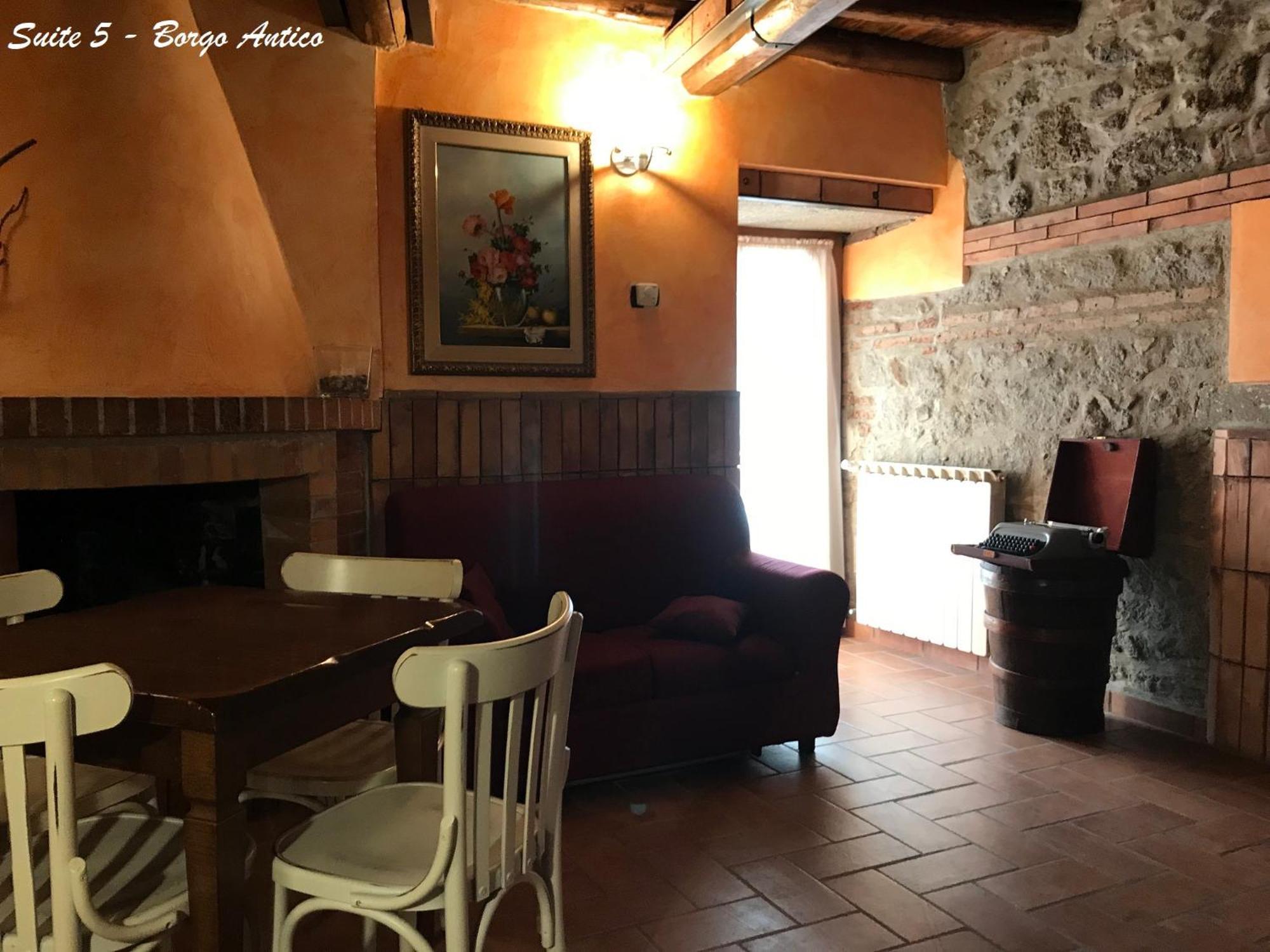 Albergo Diffuso Locanda Specchio Di Diana Немі Екстер'єр фото
