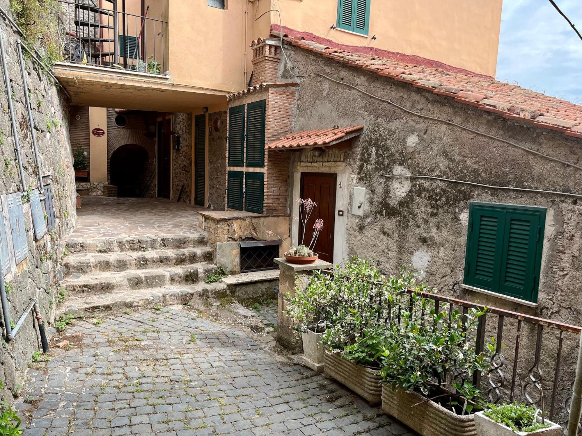 Albergo Diffuso Locanda Specchio Di Diana Немі Екстер'єр фото